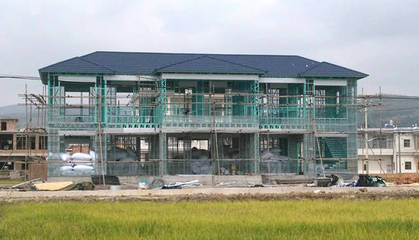 輕鋼房屋的堅(jiān)實(shí)外衣 彩石金屬瓦，臺(tái)風(fēng)來襲也安然無恙
